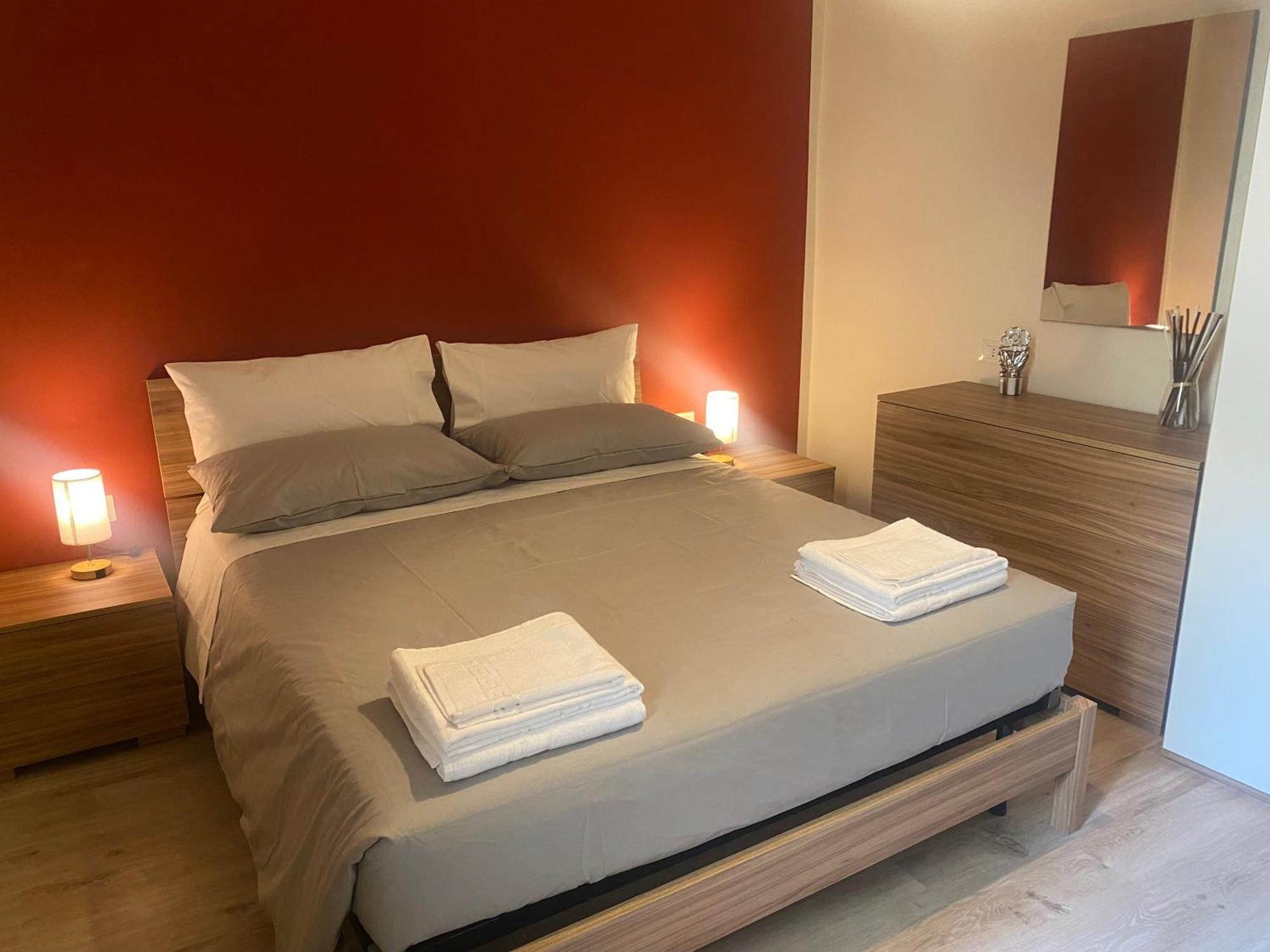 Appartamento Anna - Comfort E Stile In Centro Storico Имола Екстериор снимка
