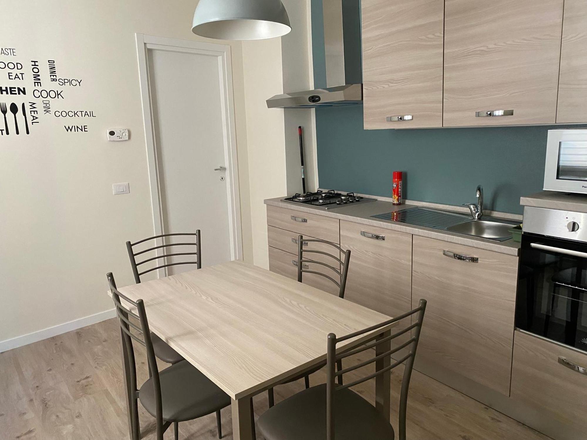 Appartamento Anna - Comfort E Stile In Centro Storico Имола Екстериор снимка